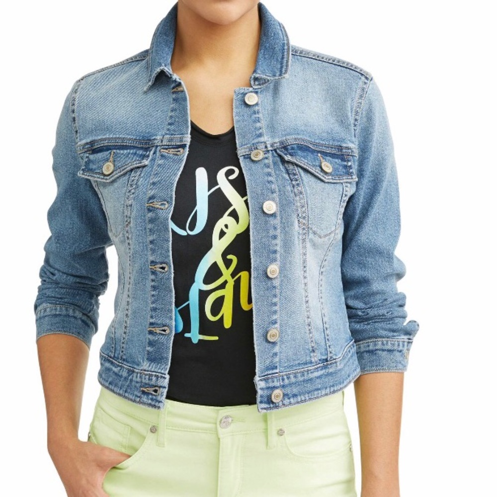 New Sofia Vergara Soft Stretch Washed Denim Jacket